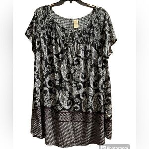 Women’s Faded Glory Tunic Top with Paisley design. Size 3X (22W-24W) 100% Rayon